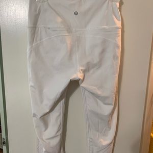 Lululemon white crop leggings size 8